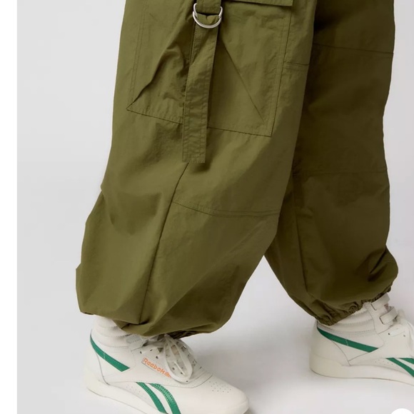 UO Jana 2023 Nylon Ballon Pants Sz Small , NIP BRAND NEW SOLD OUT 💕 - Picture 7 of 11